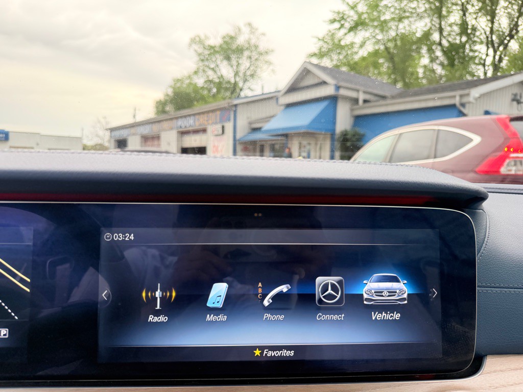 2018 Mercedes-Benz E-Class Image 60