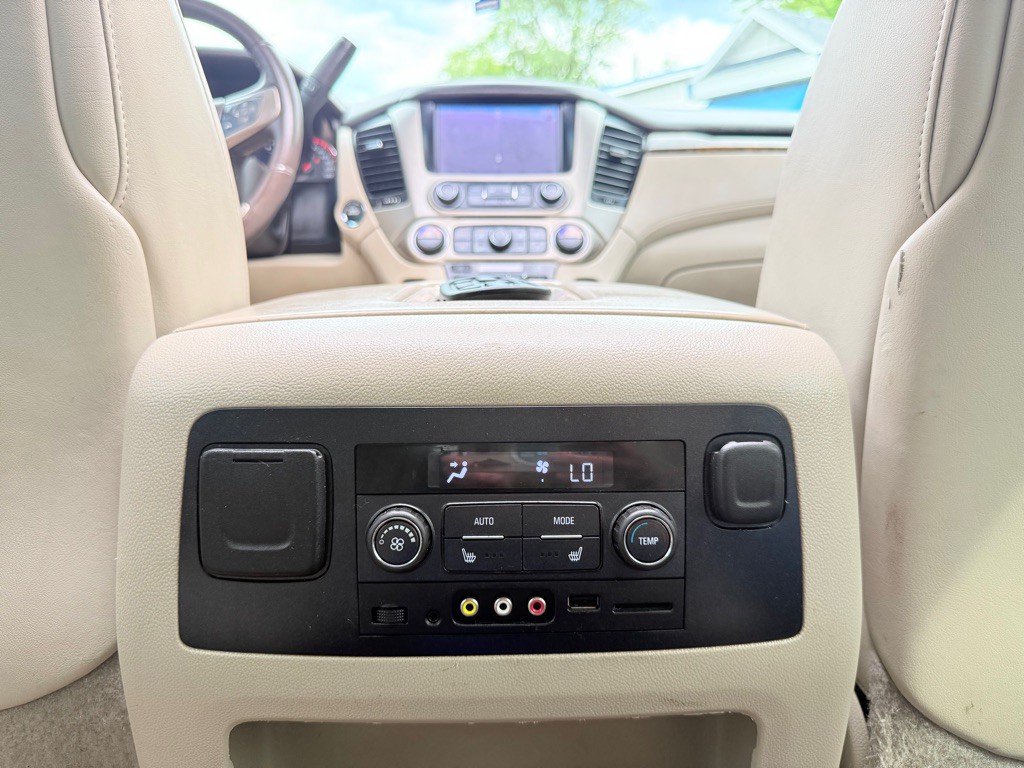 2015 GMC Yukon Image 40