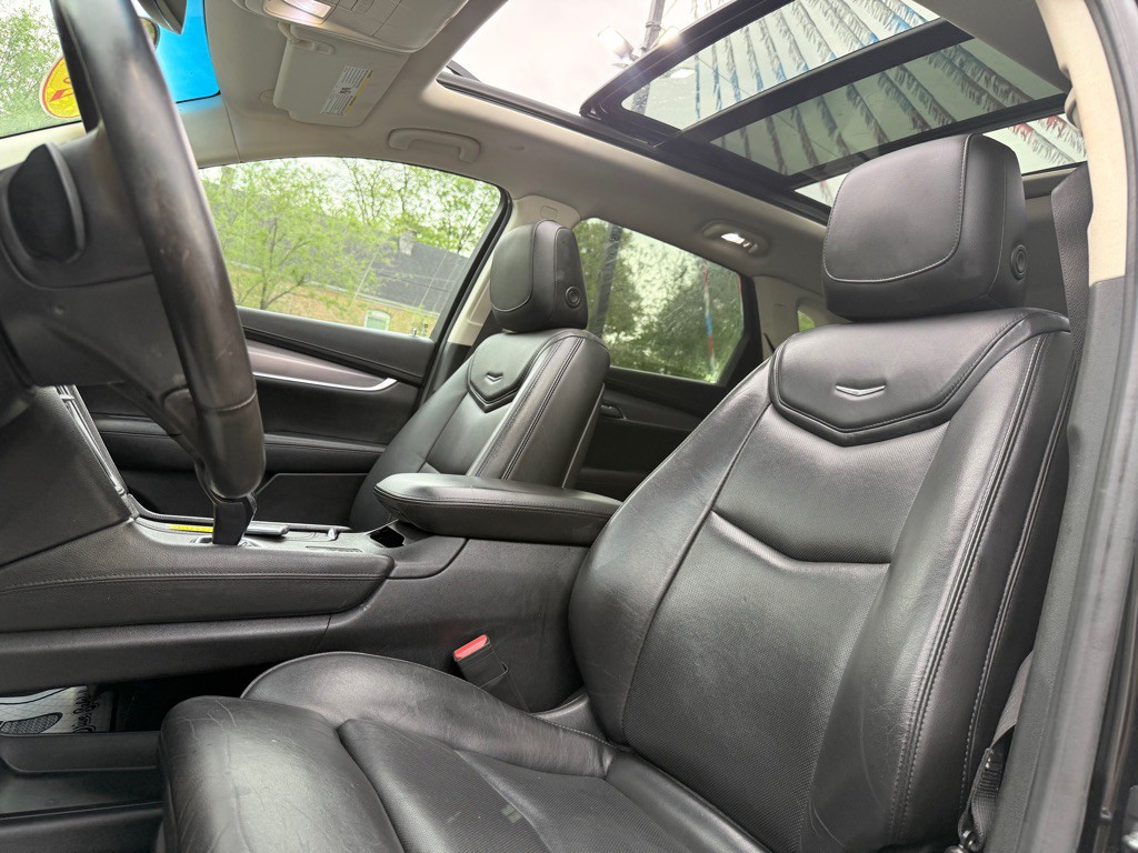 2017 Cadillac XT5 Image 24