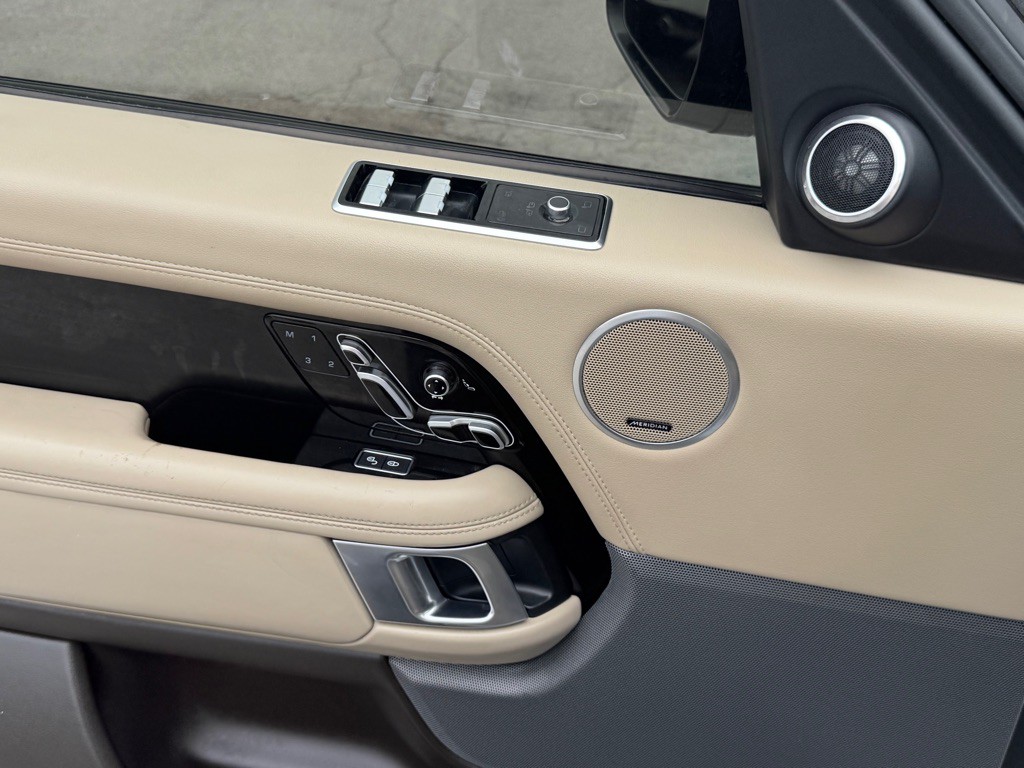 2019 Land Rover Range Rover Image 14