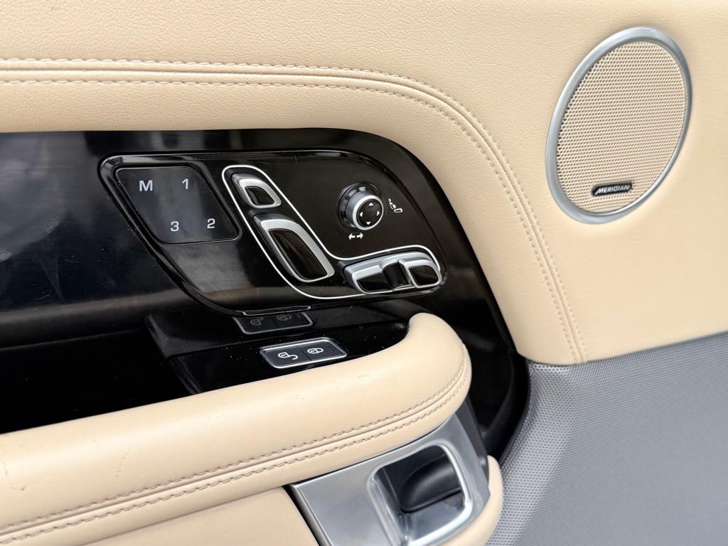2019 Land Rover Range Rover Image 16