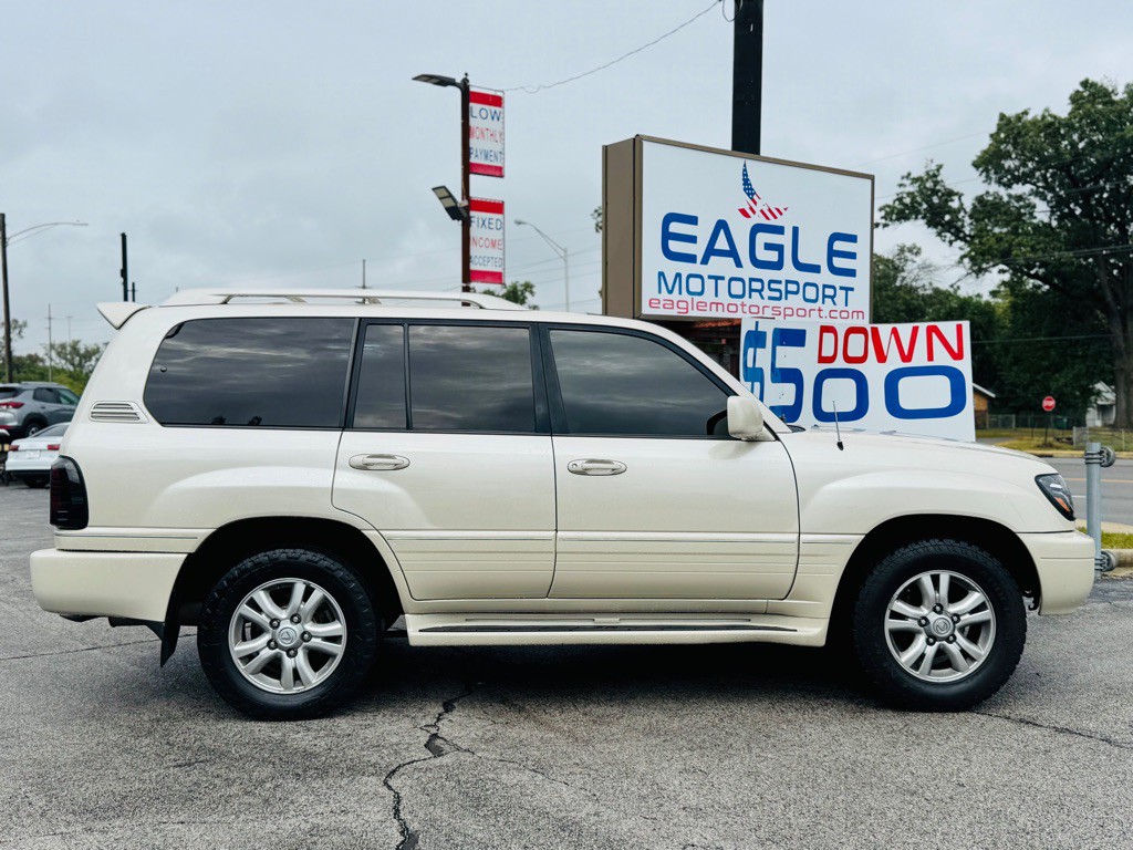 2004 Lexus LX Image 9