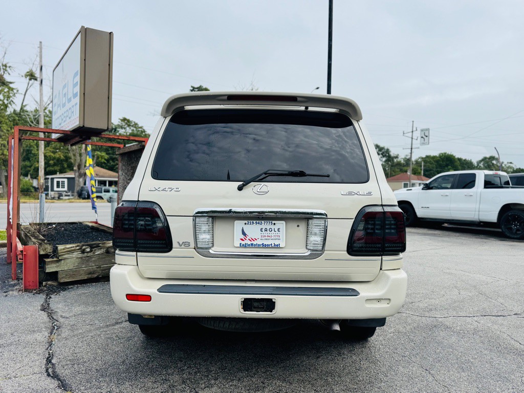 2004 Lexus LX Image 12