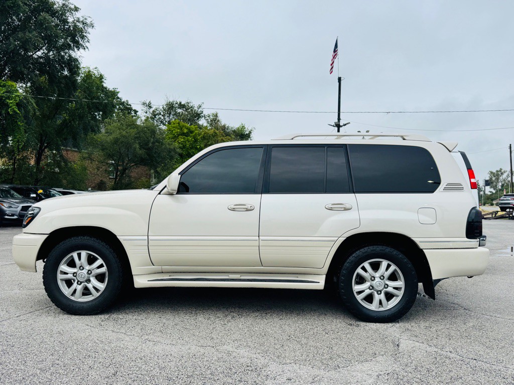 2004 Lexus LX Image 13