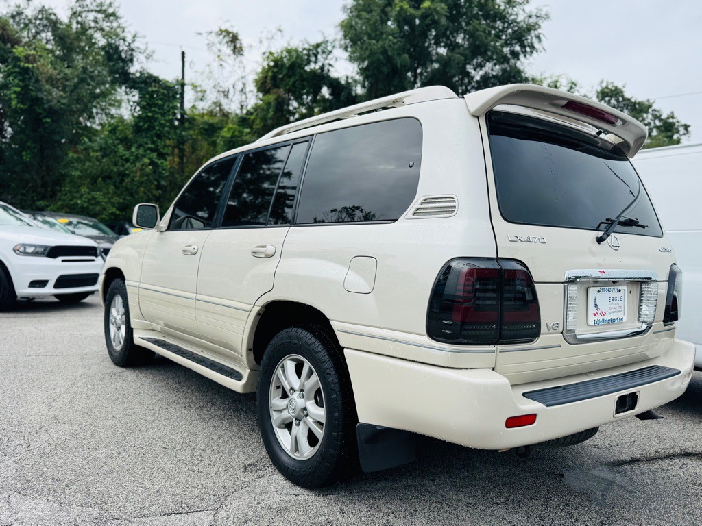 2004 Lexus LX Image 14