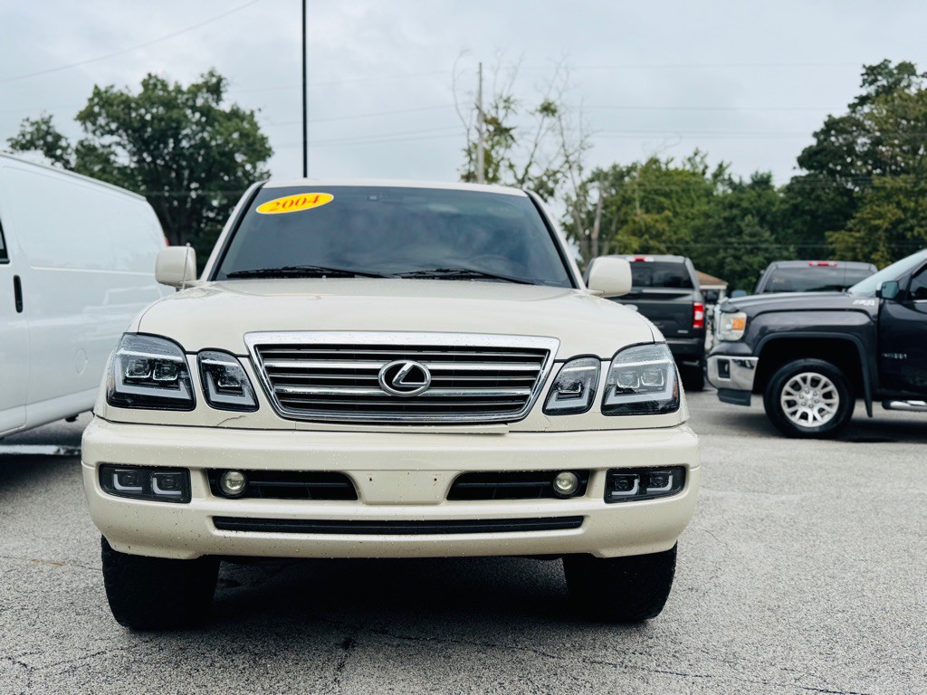 2004 Lexus LX Image 16