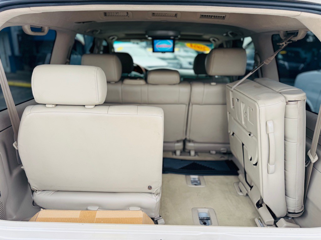 2004 Lexus LX Image 41