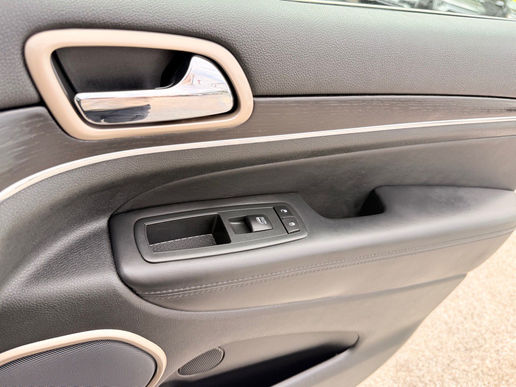 2014 Jeep Grand Cherokee Image 25