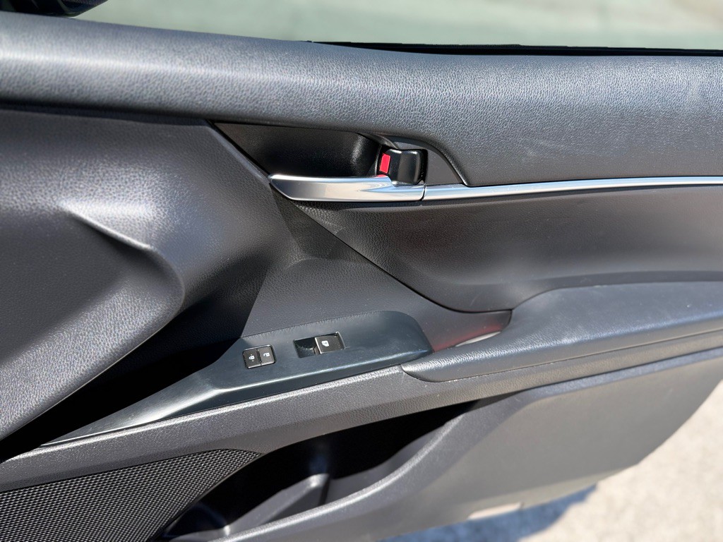 2021 Toyota Camry Image 19