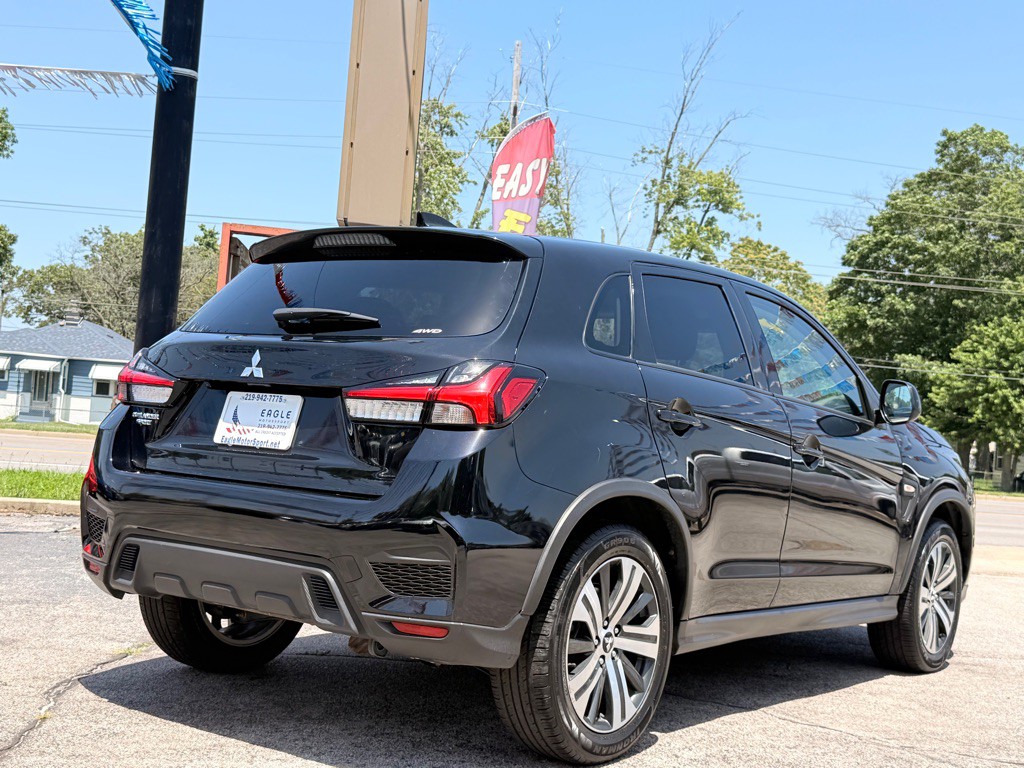 2025 Mitsubishi Outlander Image 7