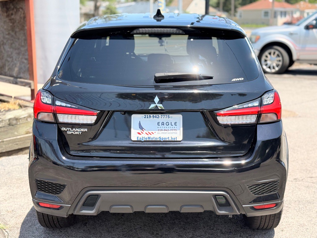 2025 Mitsubishi Outlander Image 8