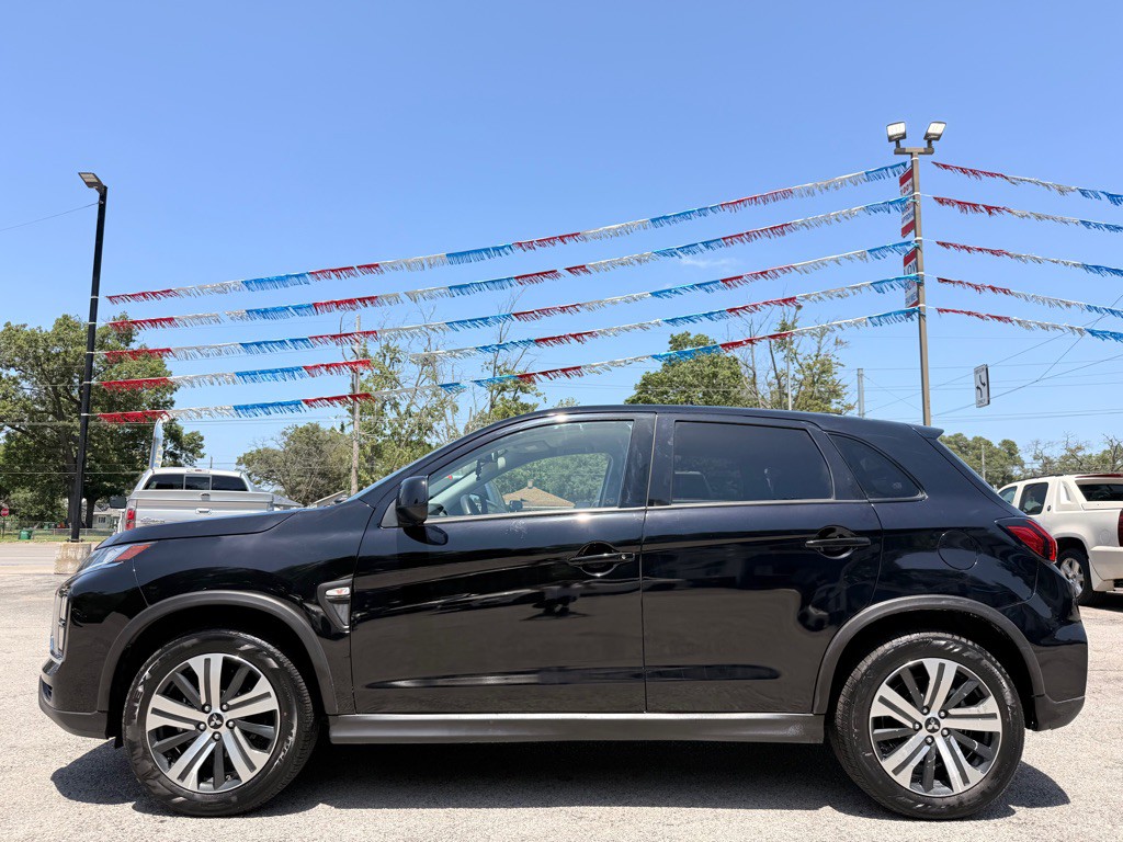 2025 Mitsubishi Outlander Image 10