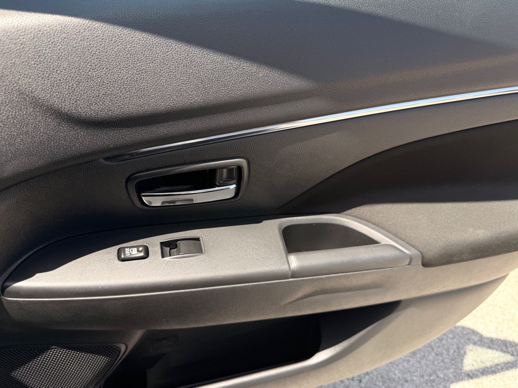 2025 Mitsubishi Outlander Image 17