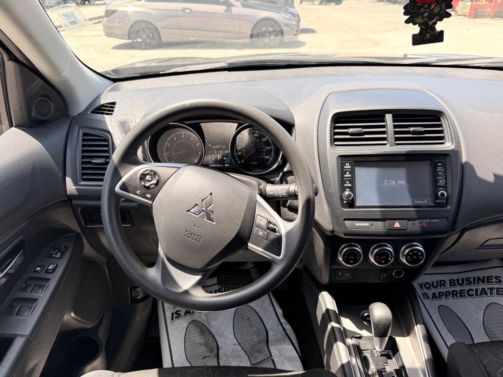2025 Mitsubishi Outlander Image 23