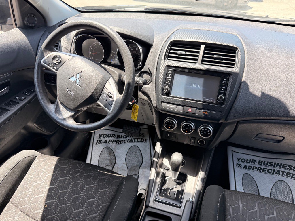 2025 Mitsubishi Outlander Image 24
