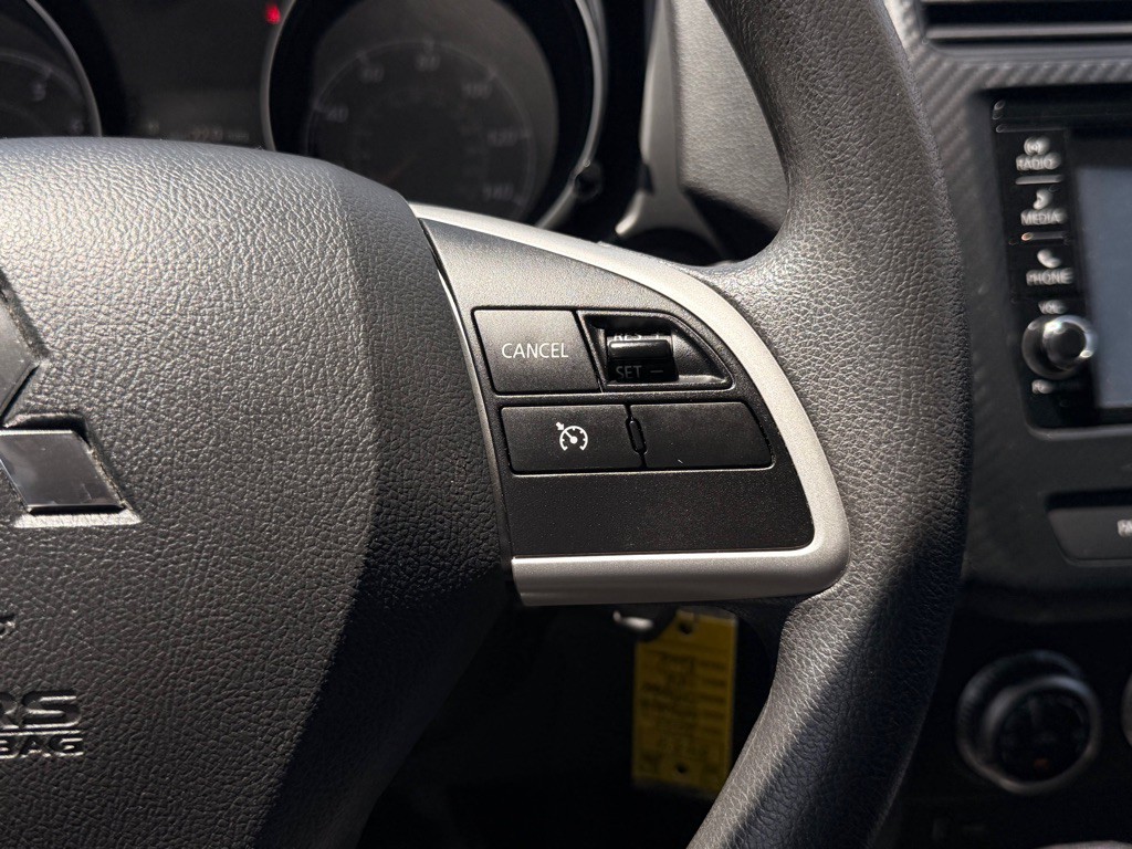 2025 Mitsubishi Outlander Image 28