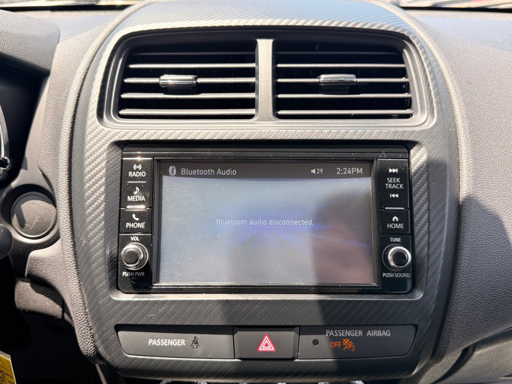 2025 Mitsubishi Outlander Image 29
