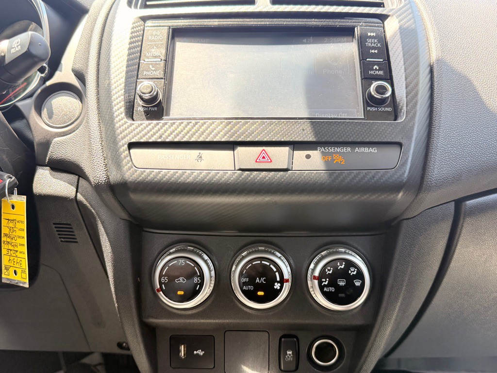 2025 Mitsubishi Outlander Image 32