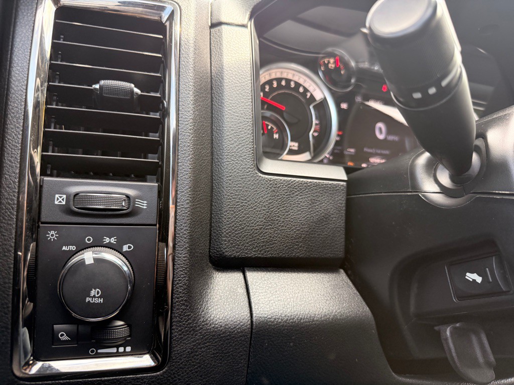 2017 RAM 1500 Image 29