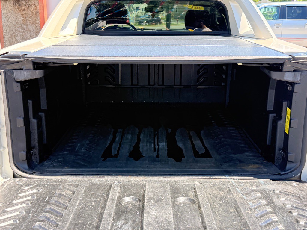 2013 Chevrolet Avalanche Image 9