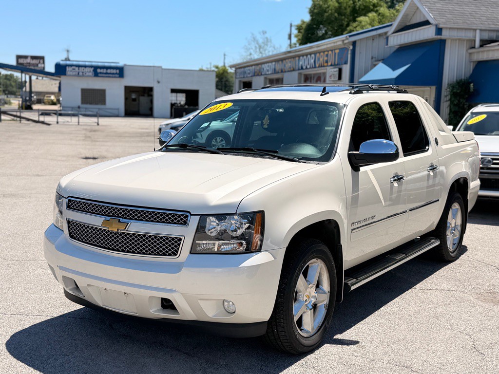 2013 Chevrolet Avalanche Image 13