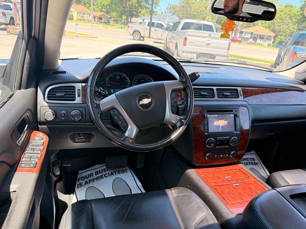 2013 Chevrolet Avalanche Image 33