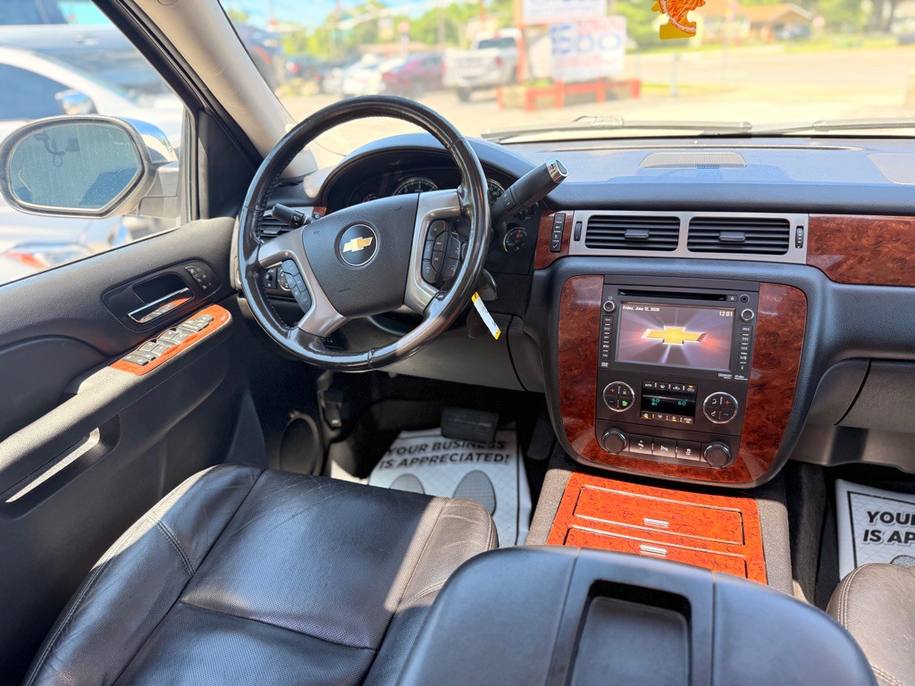 2013 Chevrolet Avalanche Image 36