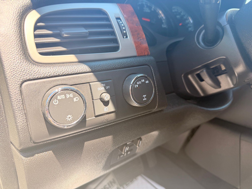 2013 Chevrolet Avalanche Image 37