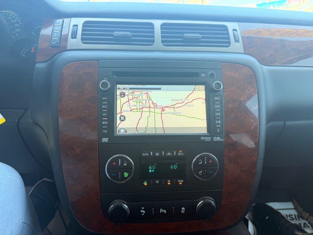 2013 Chevrolet Avalanche Image 45