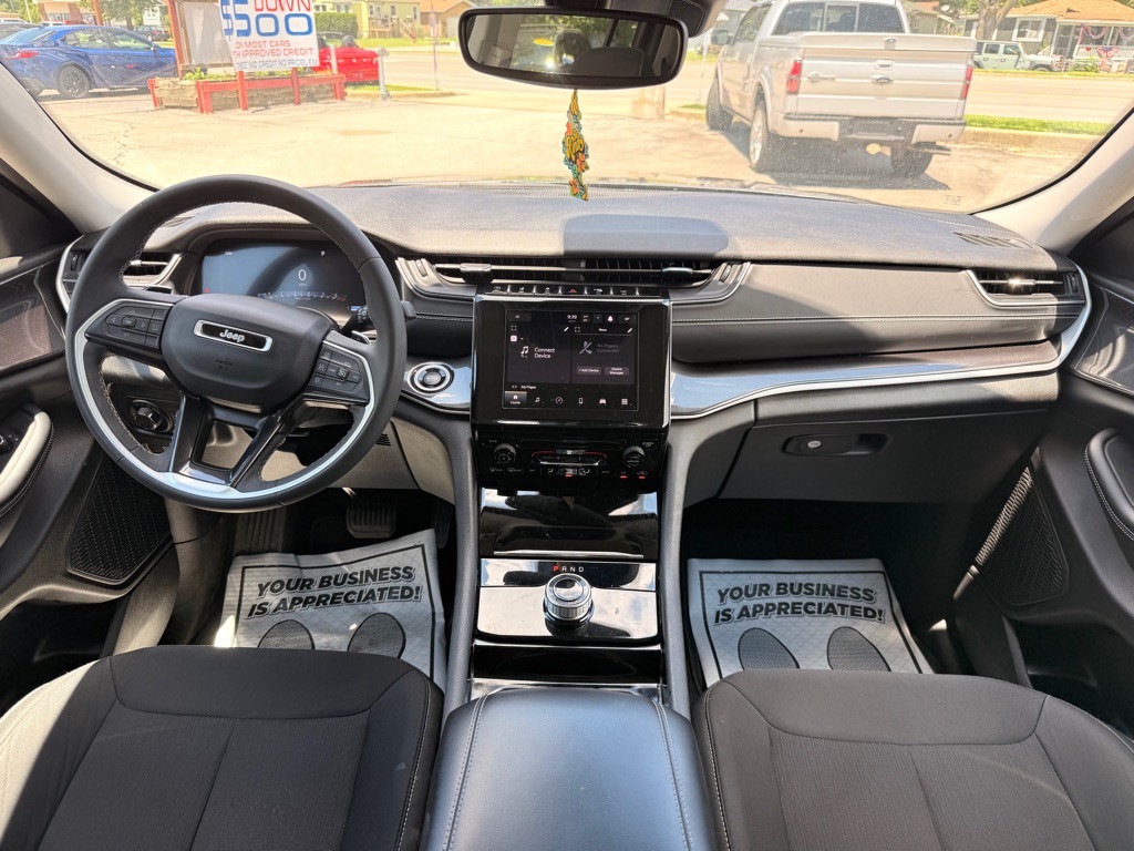 2023 Jeep Grand Cherokee Image 24
