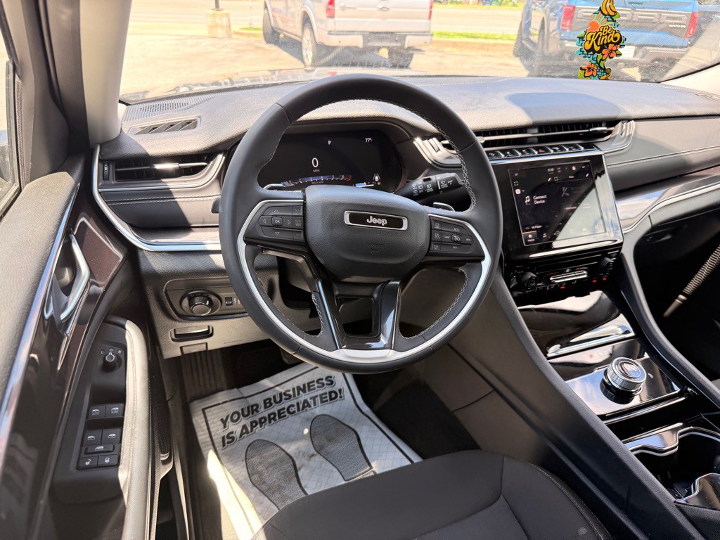 2023 Jeep Grand Cherokee Image 25