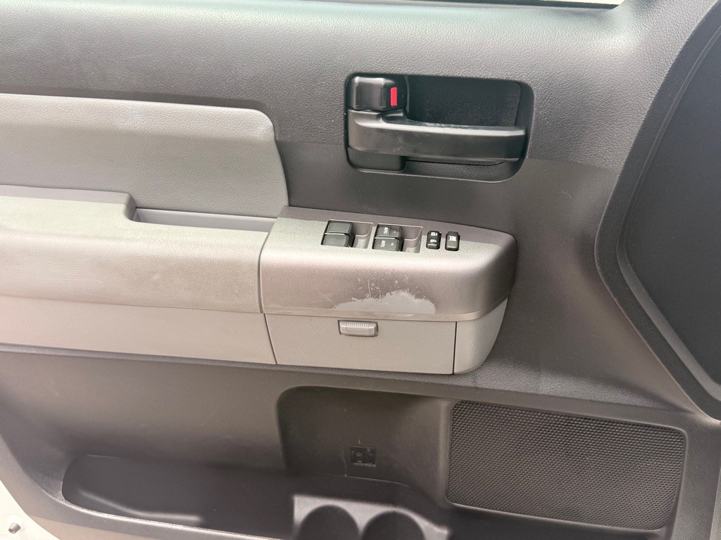 2012 Toyota Sequoia Image 13