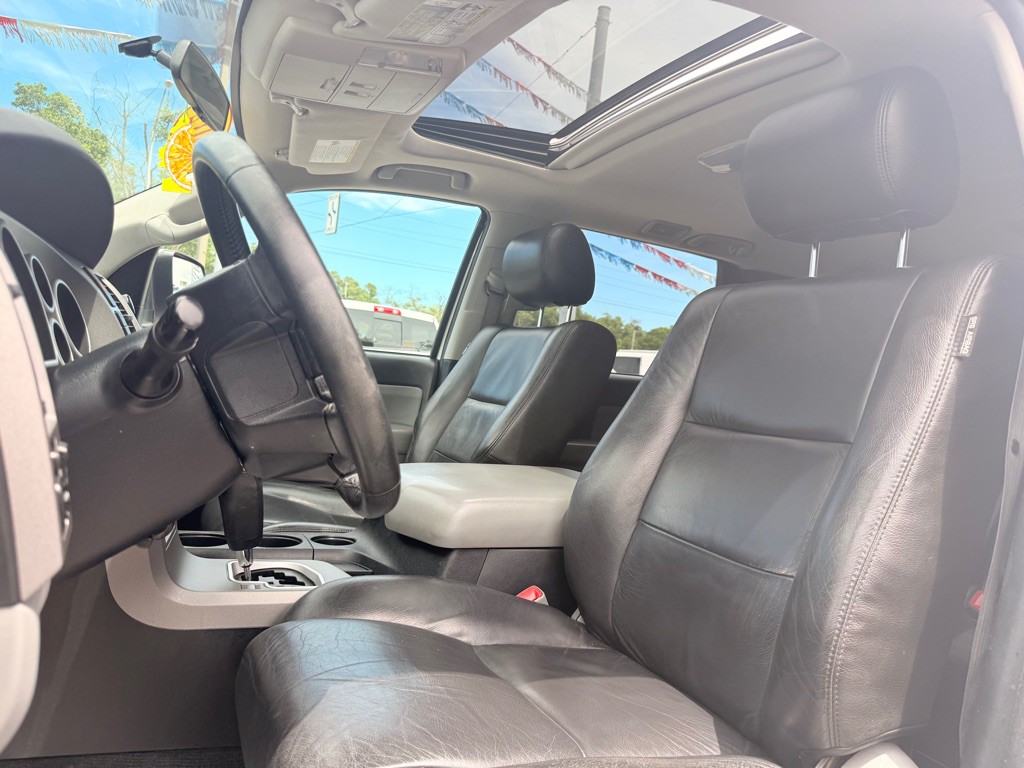 2012 Toyota Sequoia Image 16