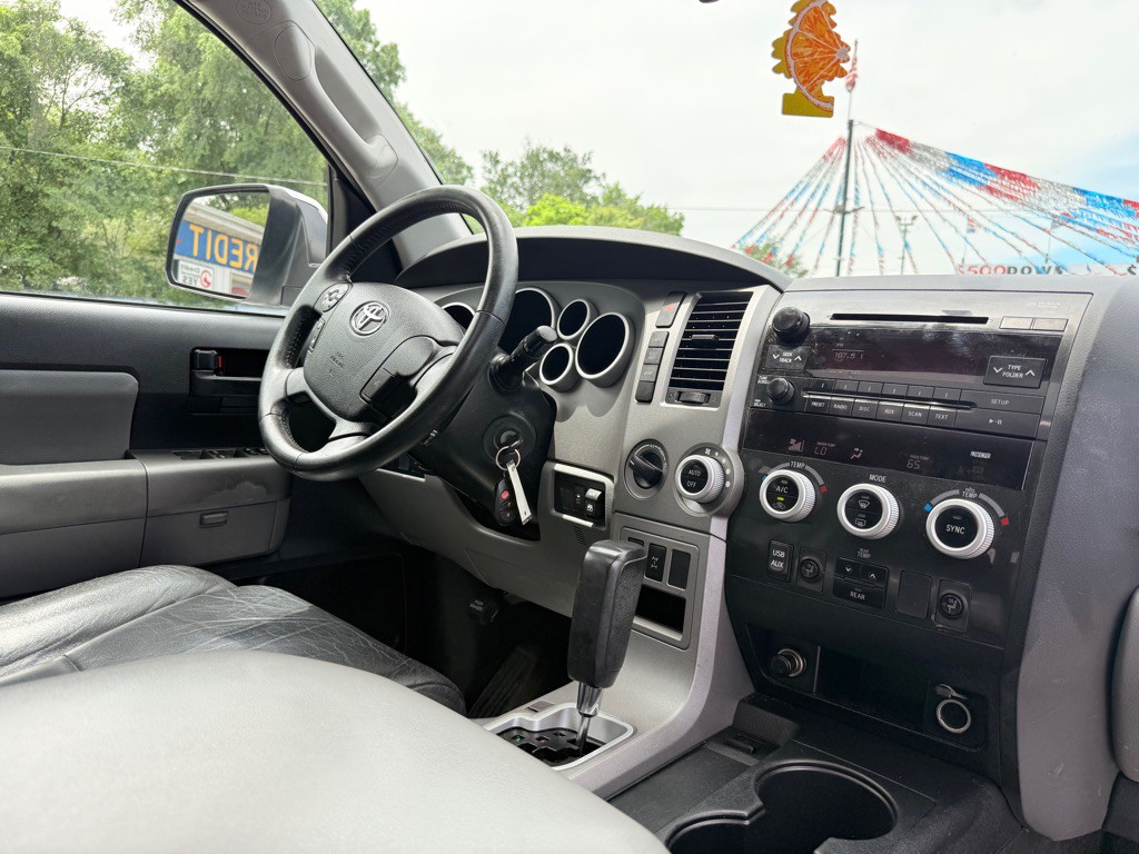 2012 Toyota Sequoia Image 19