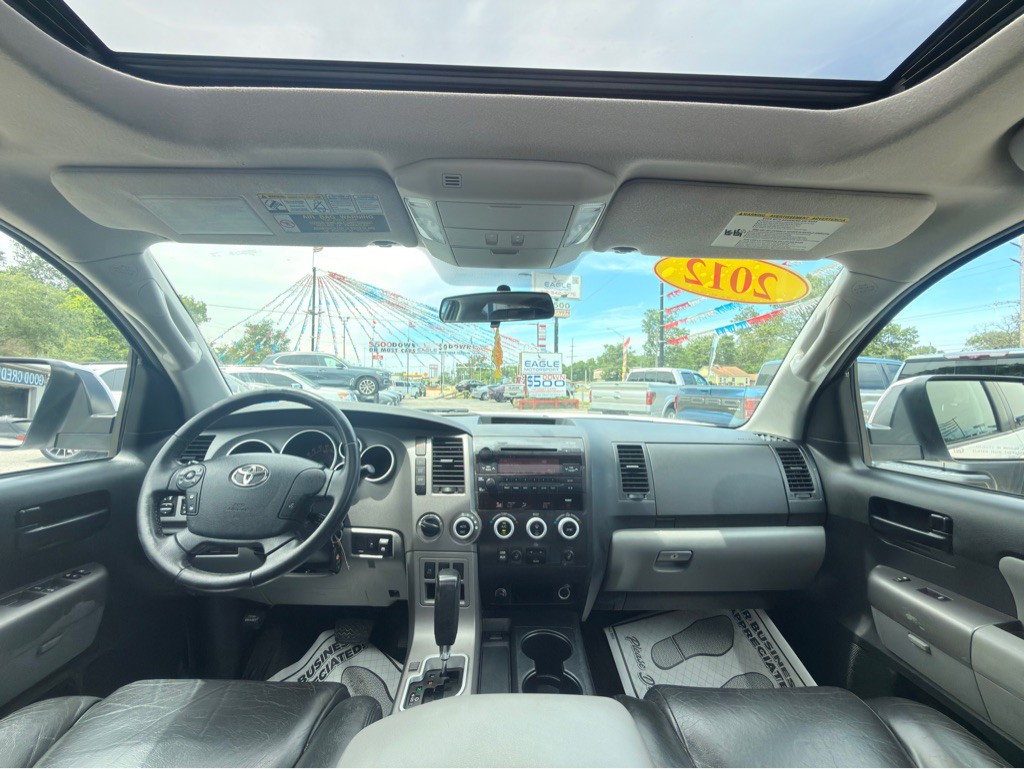 2012 Toyota Sequoia Image 24