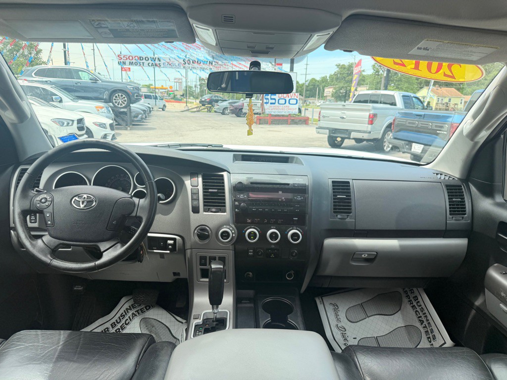 2012 Toyota Sequoia Image 25