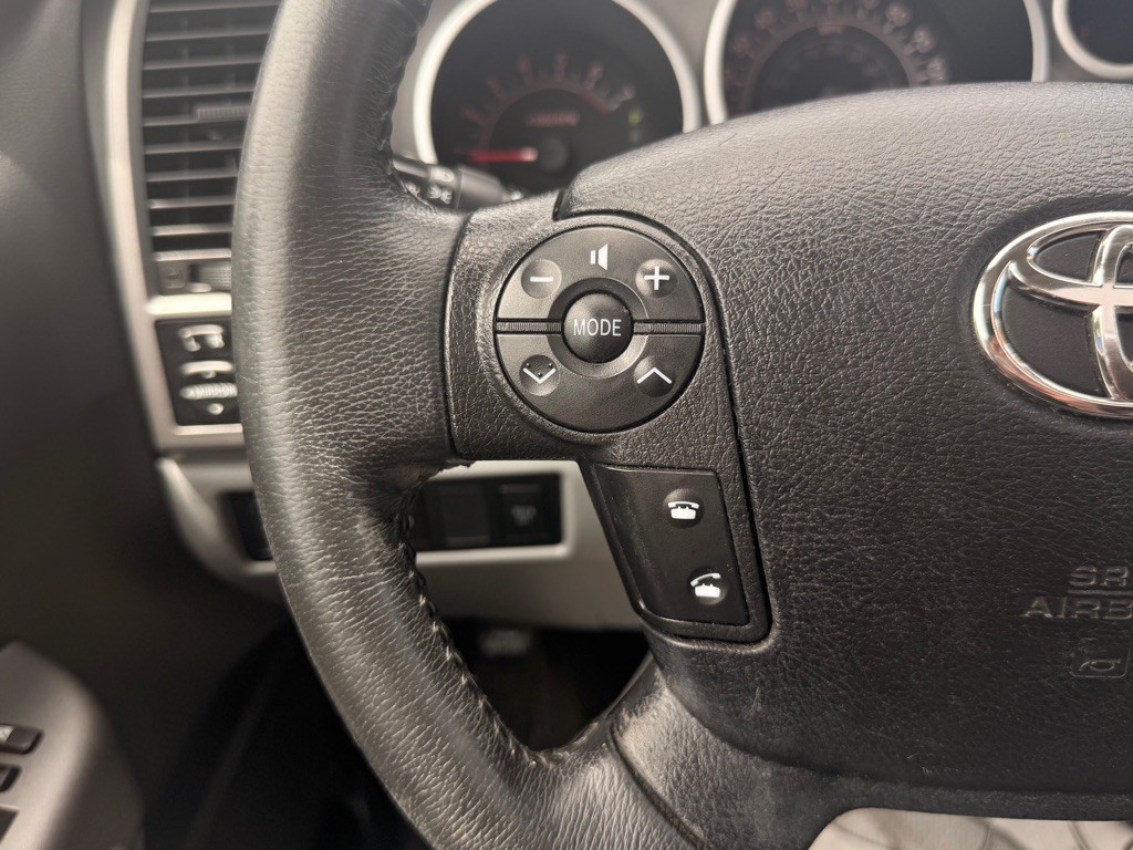 2012 Toyota Sequoia Image 30