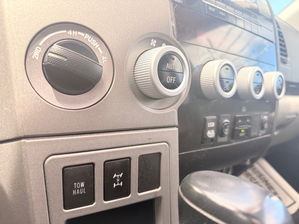 2012 Toyota Sequoia Image 35