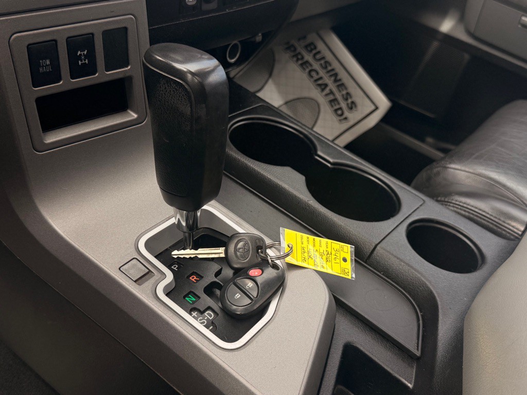 2012 Toyota Sequoia Image 38