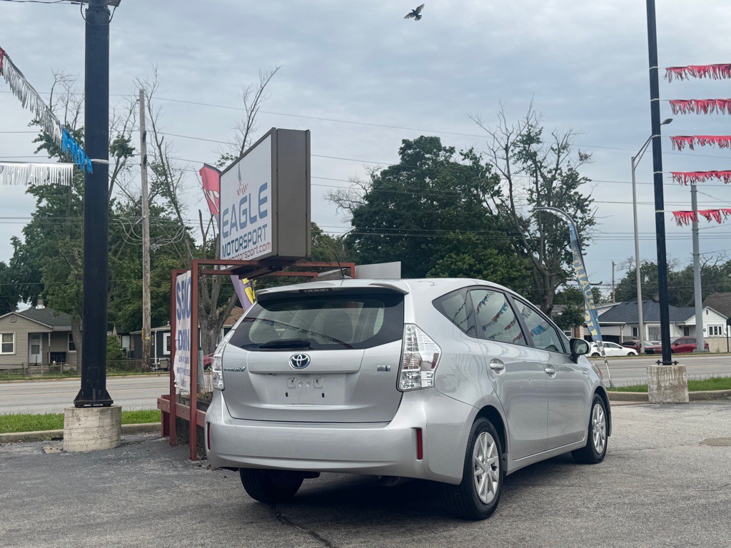 2013 Toyota Prius Image 6