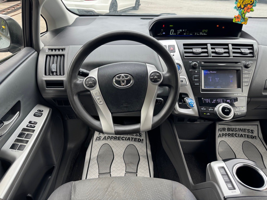 2013 Toyota Prius Image 19