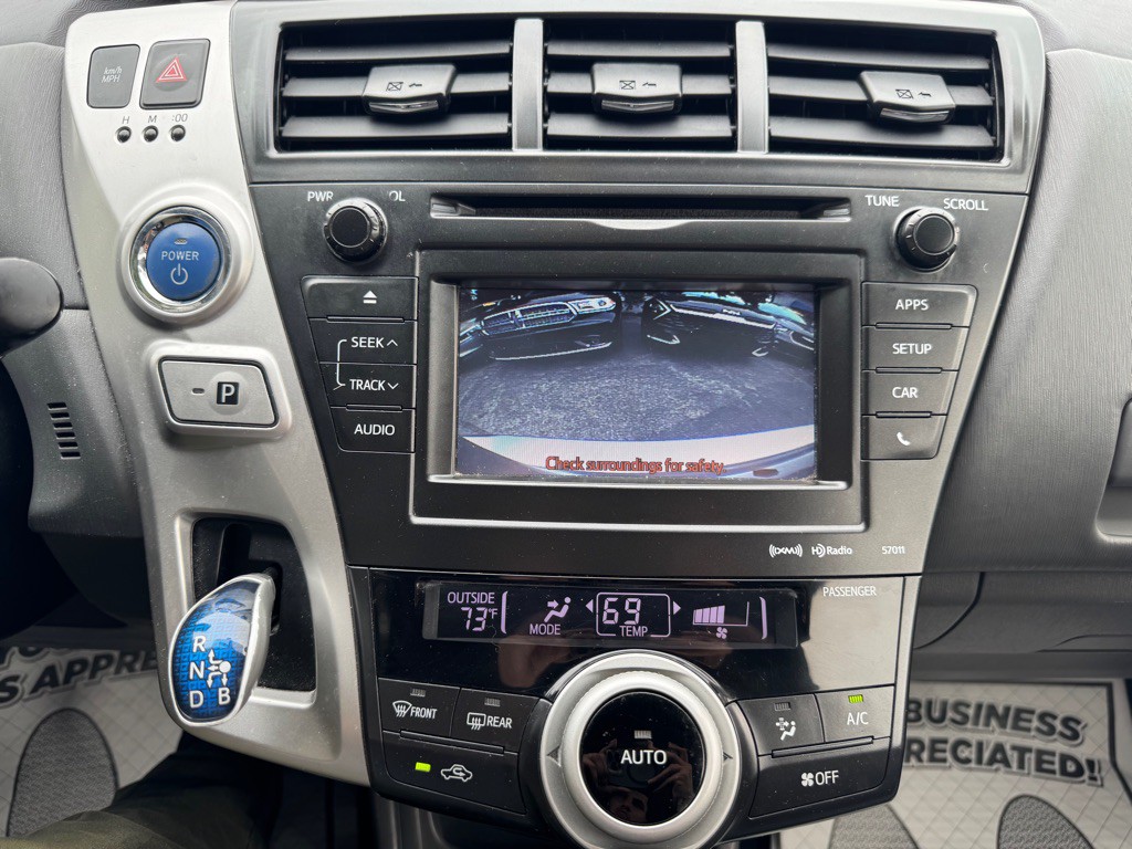 2013 Toyota Prius Image 21