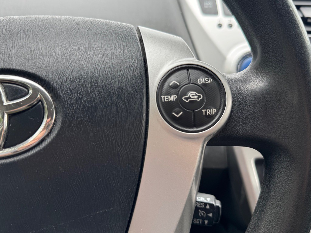 2013 Toyota Prius Image 26