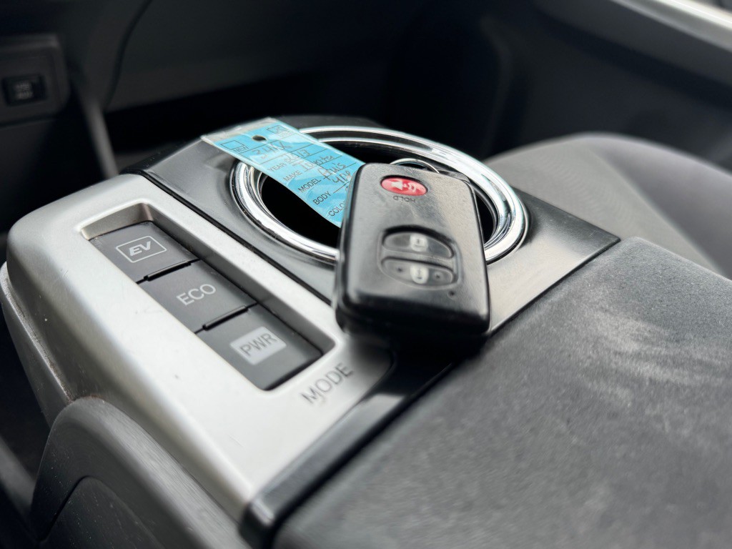 2013 Toyota Prius Image 27