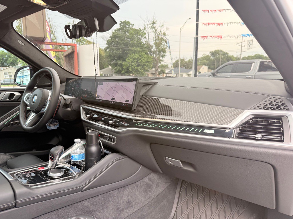 2025 BMW X6 Image 40