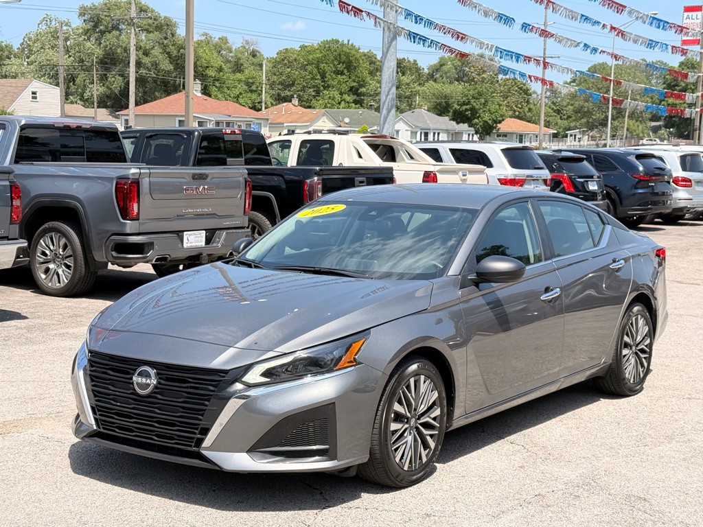 2025 Nissan Altima Image 11
