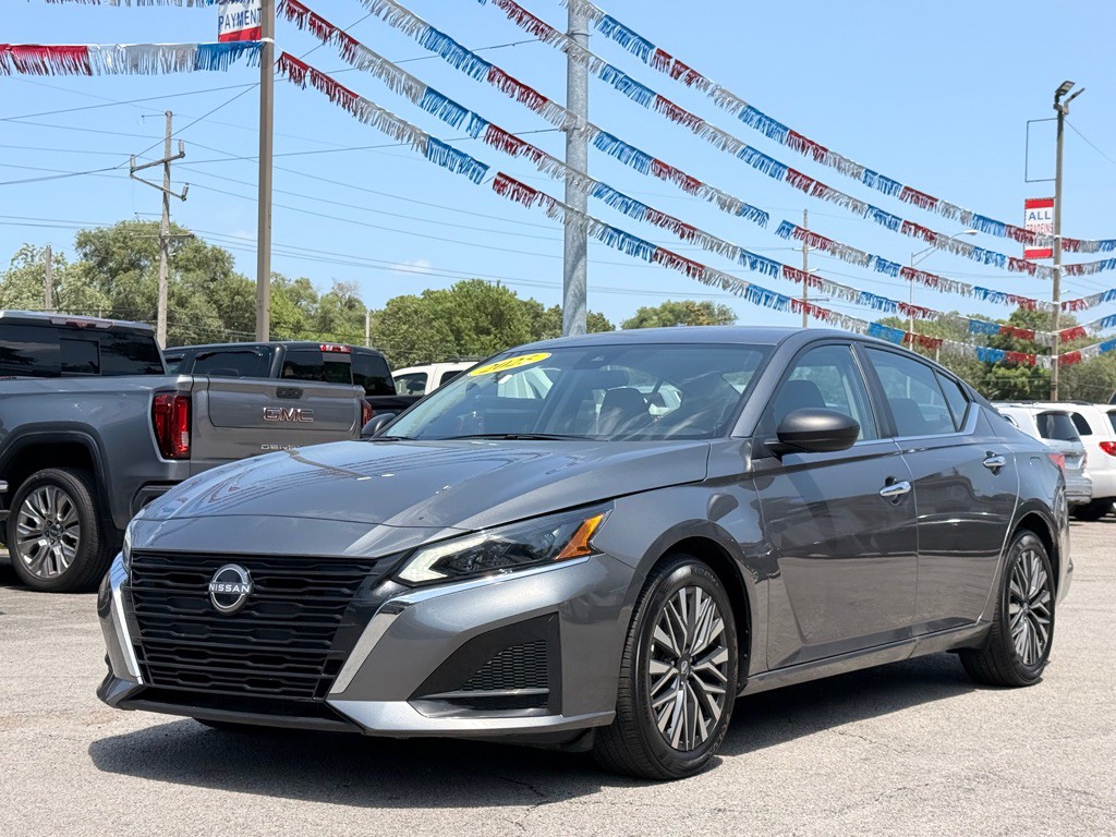 2025 Nissan Altima Image 12