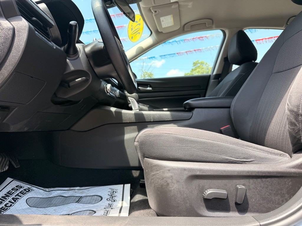 2025 Nissan Altima Image 16