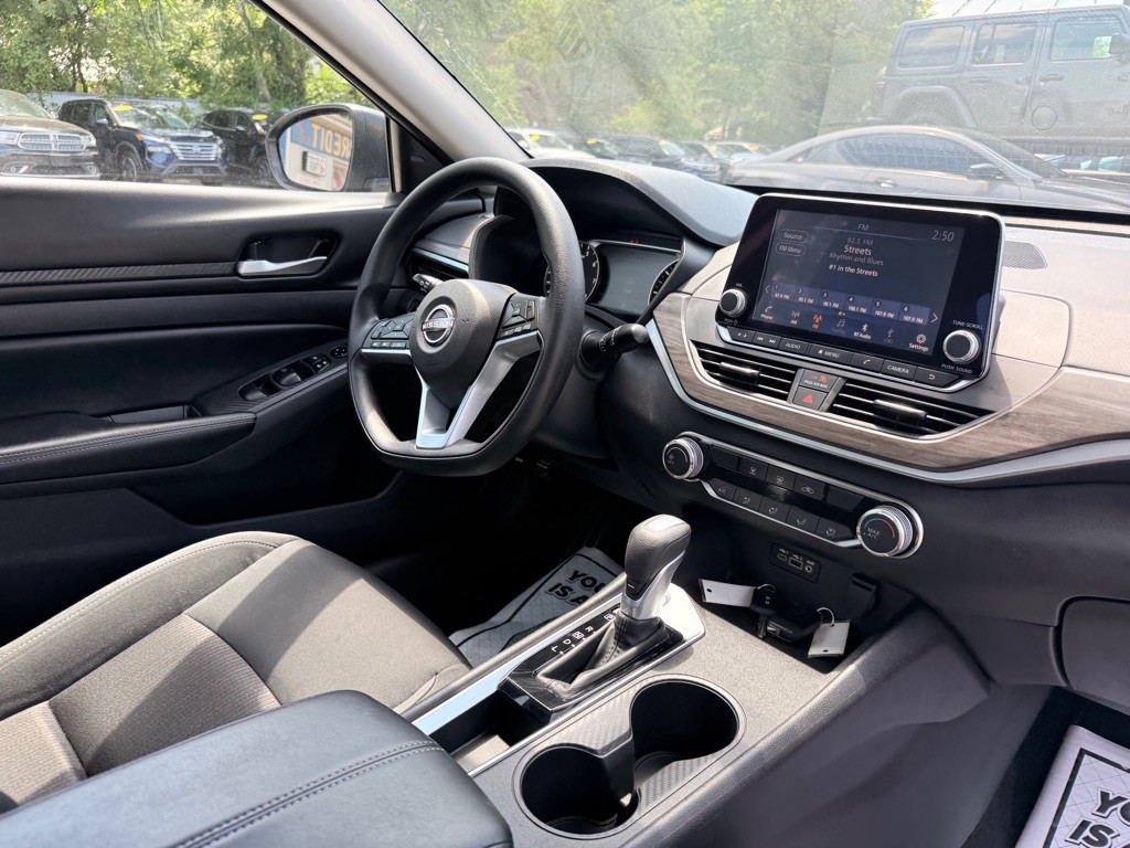 2025 Nissan Altima Image 20
