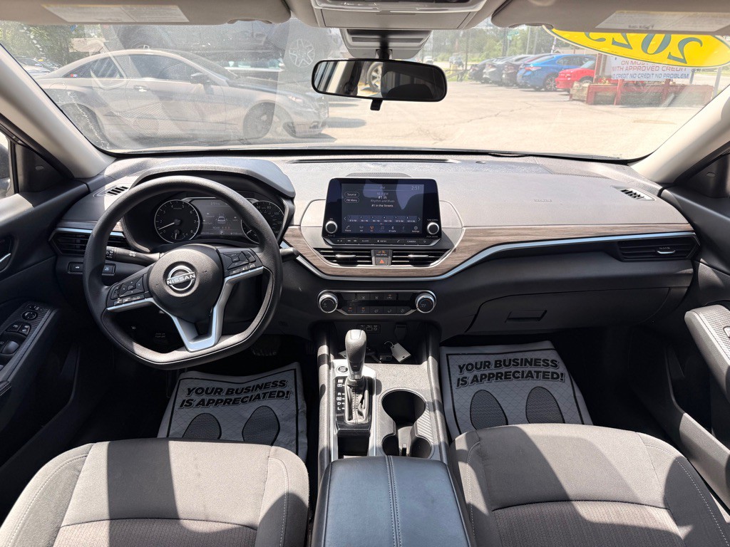 2025 Nissan Altima Image 22